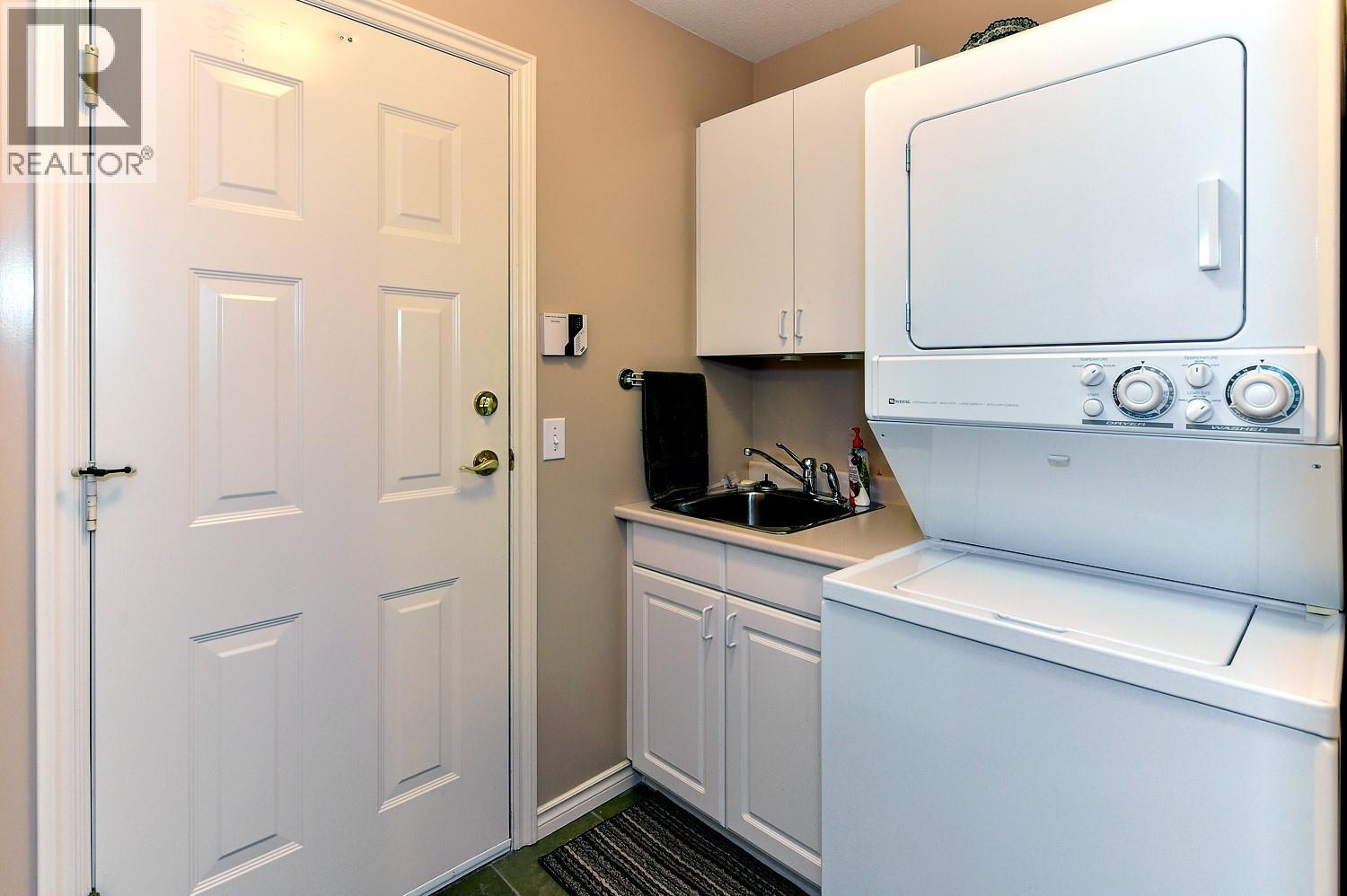 #14 4400 Gallaghers Drive E - 27