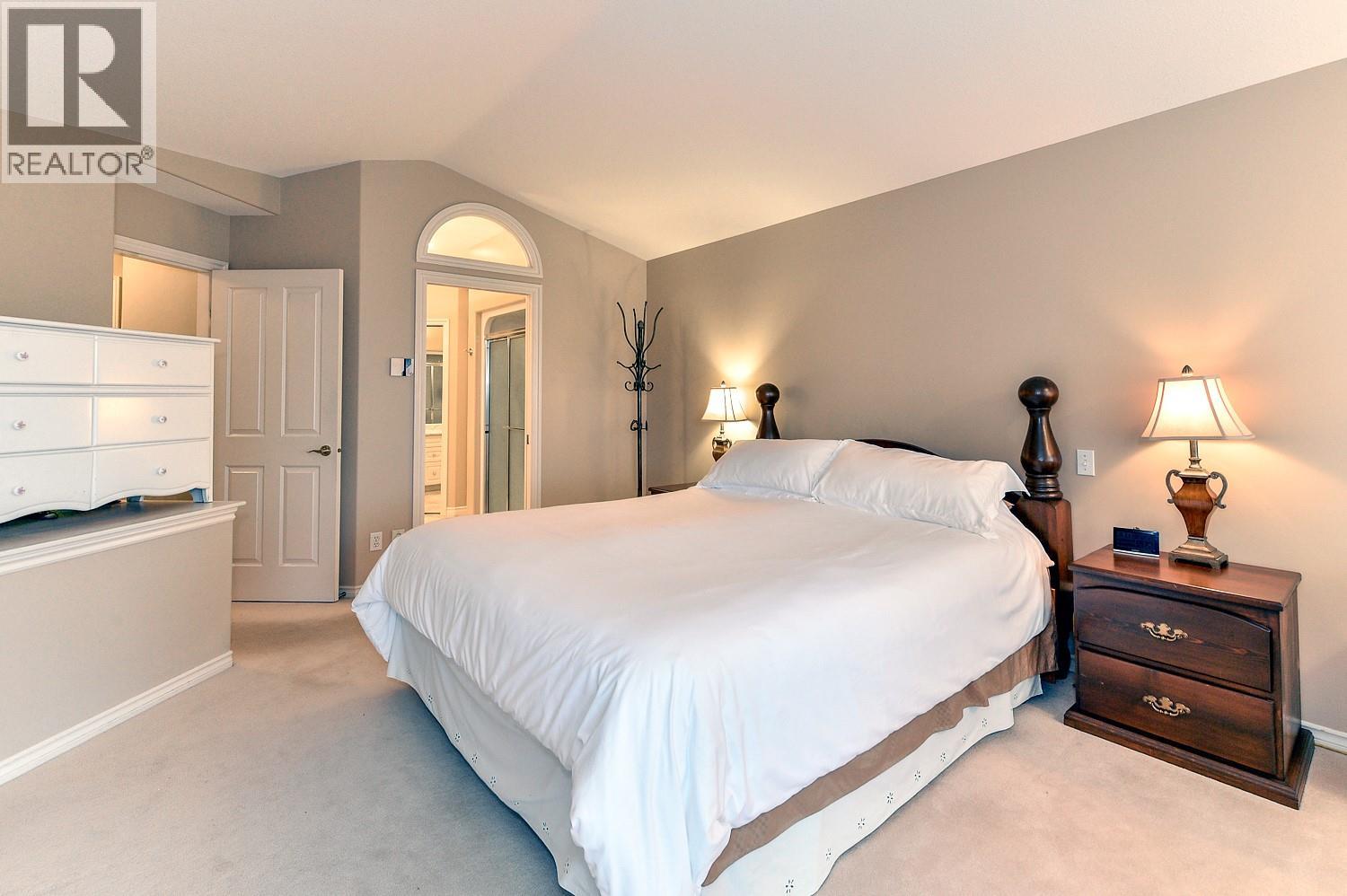 #14 4400 Gallaghers Drive E - 24