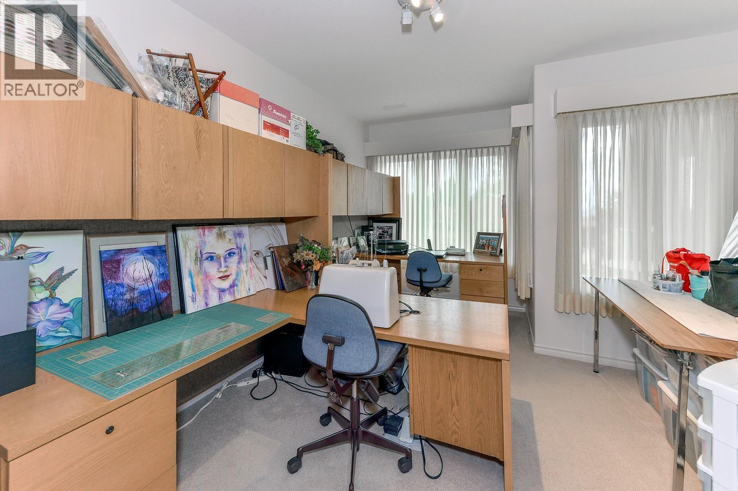 #14 4400 Gallaghers Drive E - 35