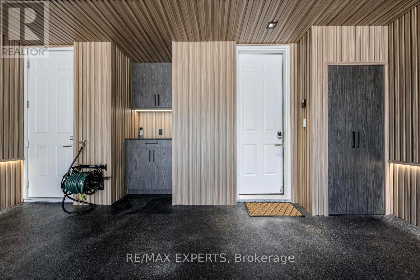 3585 RIVA AVENUE - 33