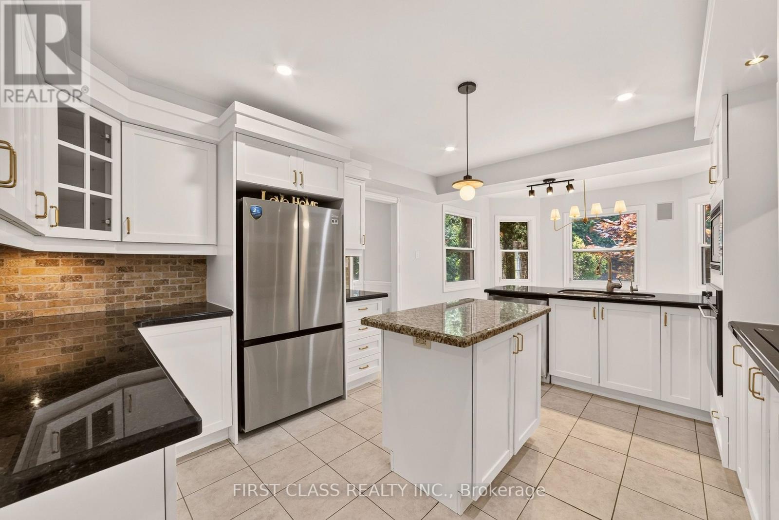 30 RITTER CRESCENT - 11