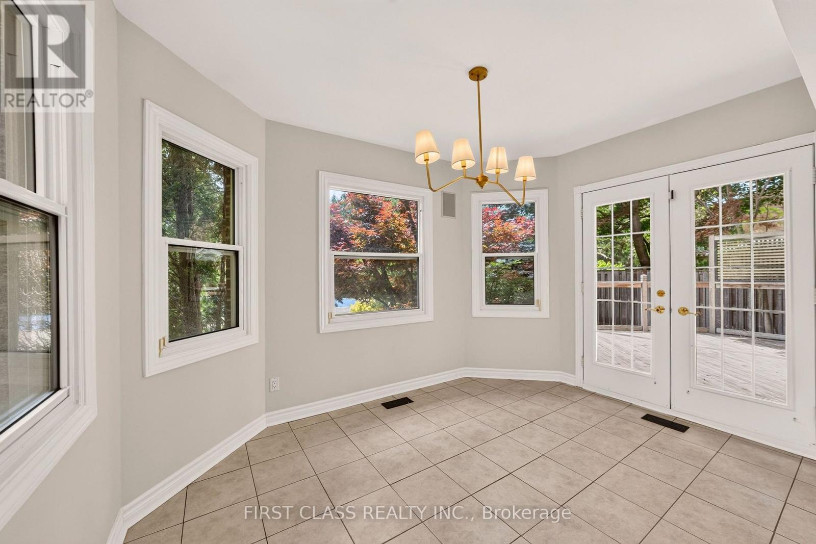 30 RITTER CRESCENT - 13