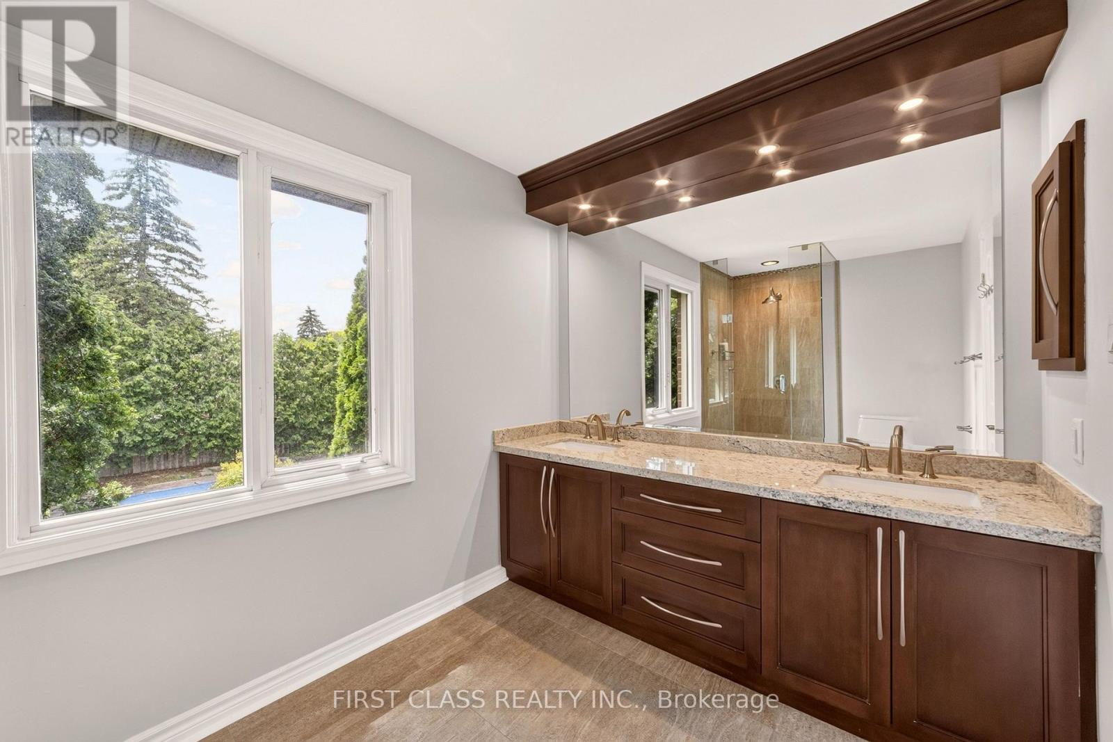 30 RITTER CRESCENT - 24