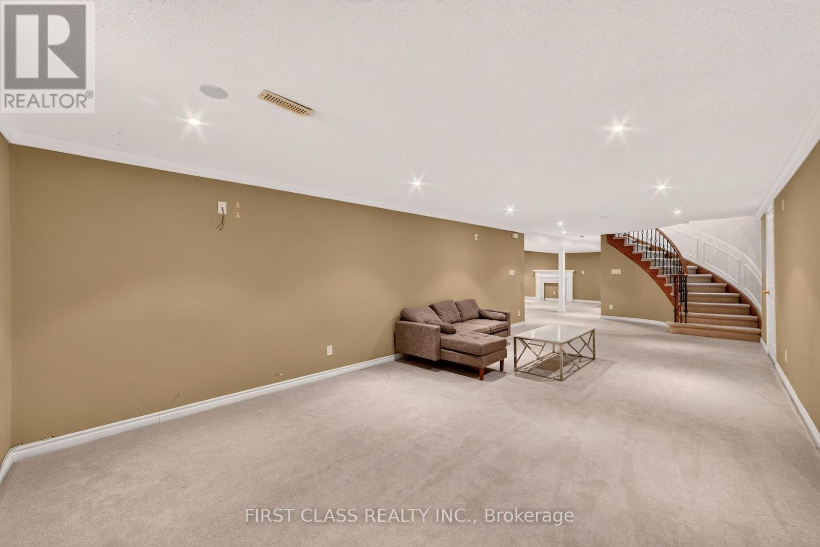 30 RITTER CRESCENT - 33