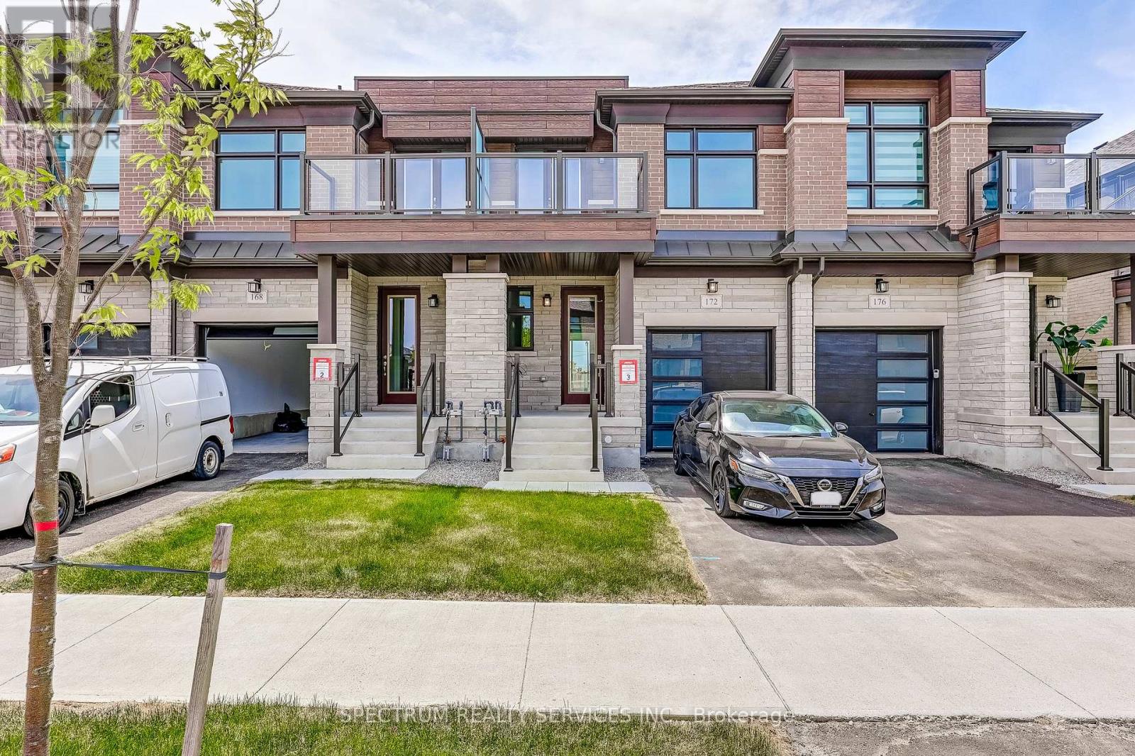 172 ADARIO CRESCENT - 1