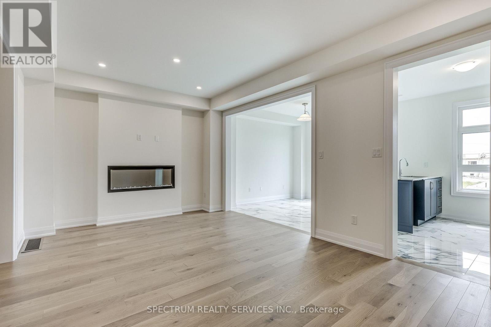 172 ADARIO CRESCENT - 12