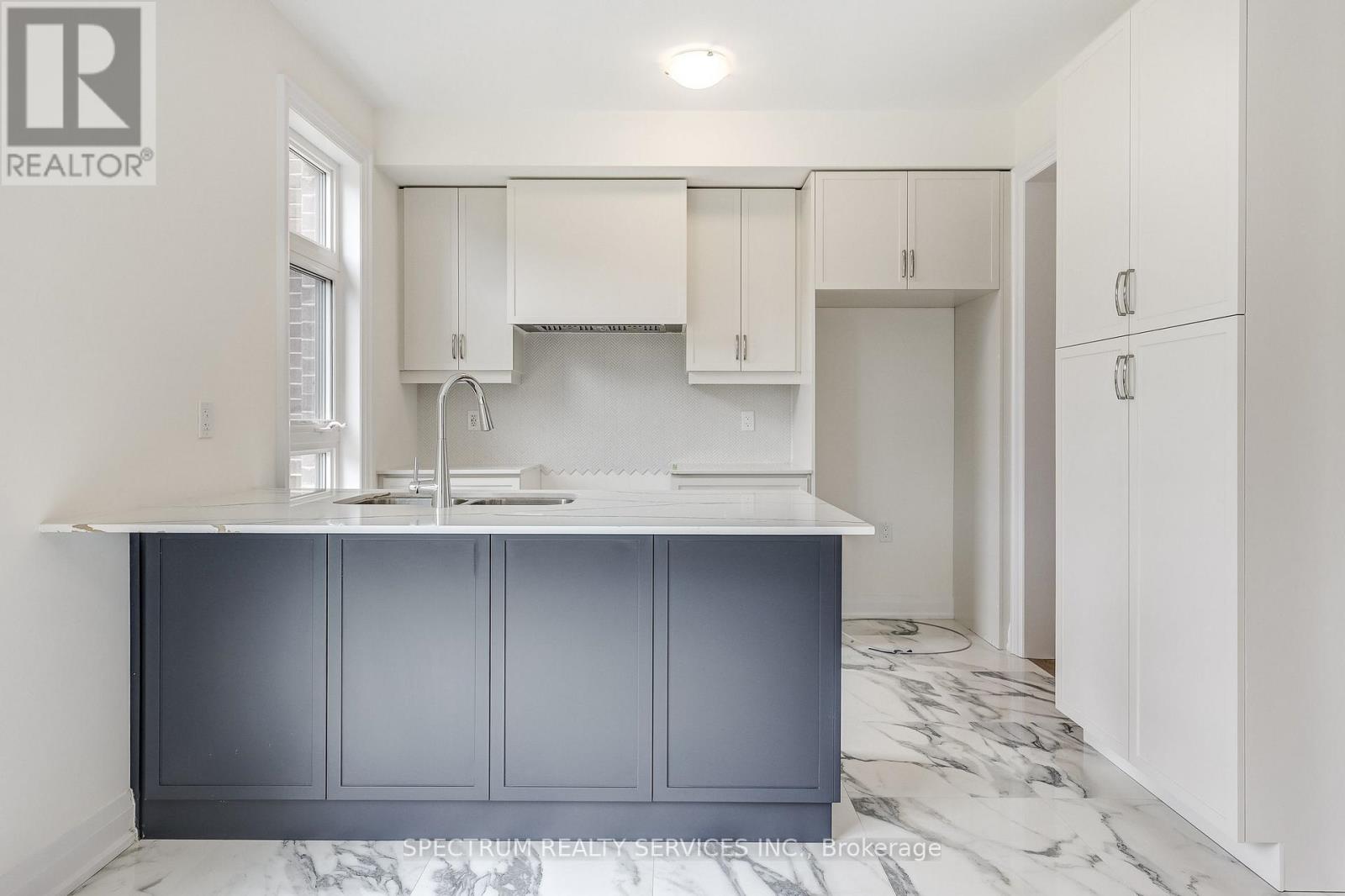 172 ADARIO CRESCENT - 16