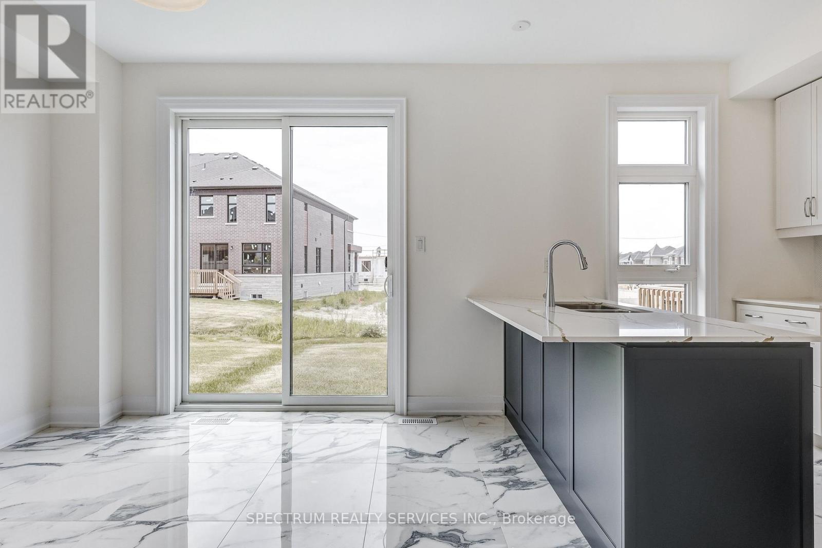 172 ADARIO CRESCENT - 18