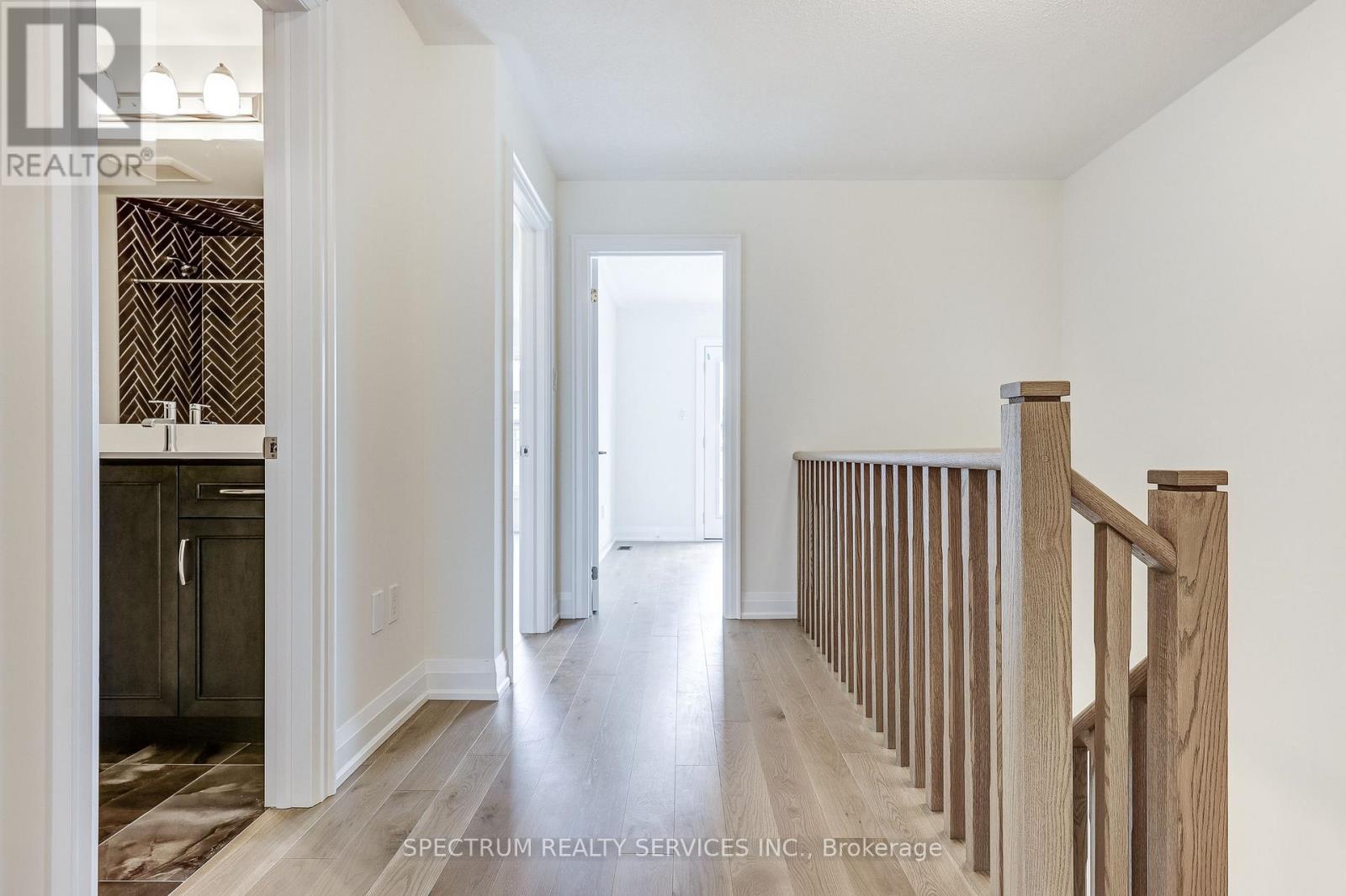 172 ADARIO CRESCENT - 21