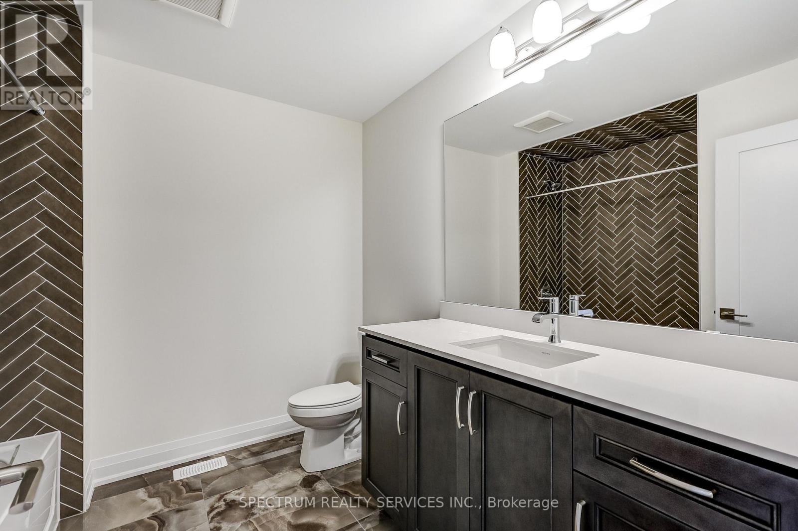 172 ADARIO CRESCENT - 24