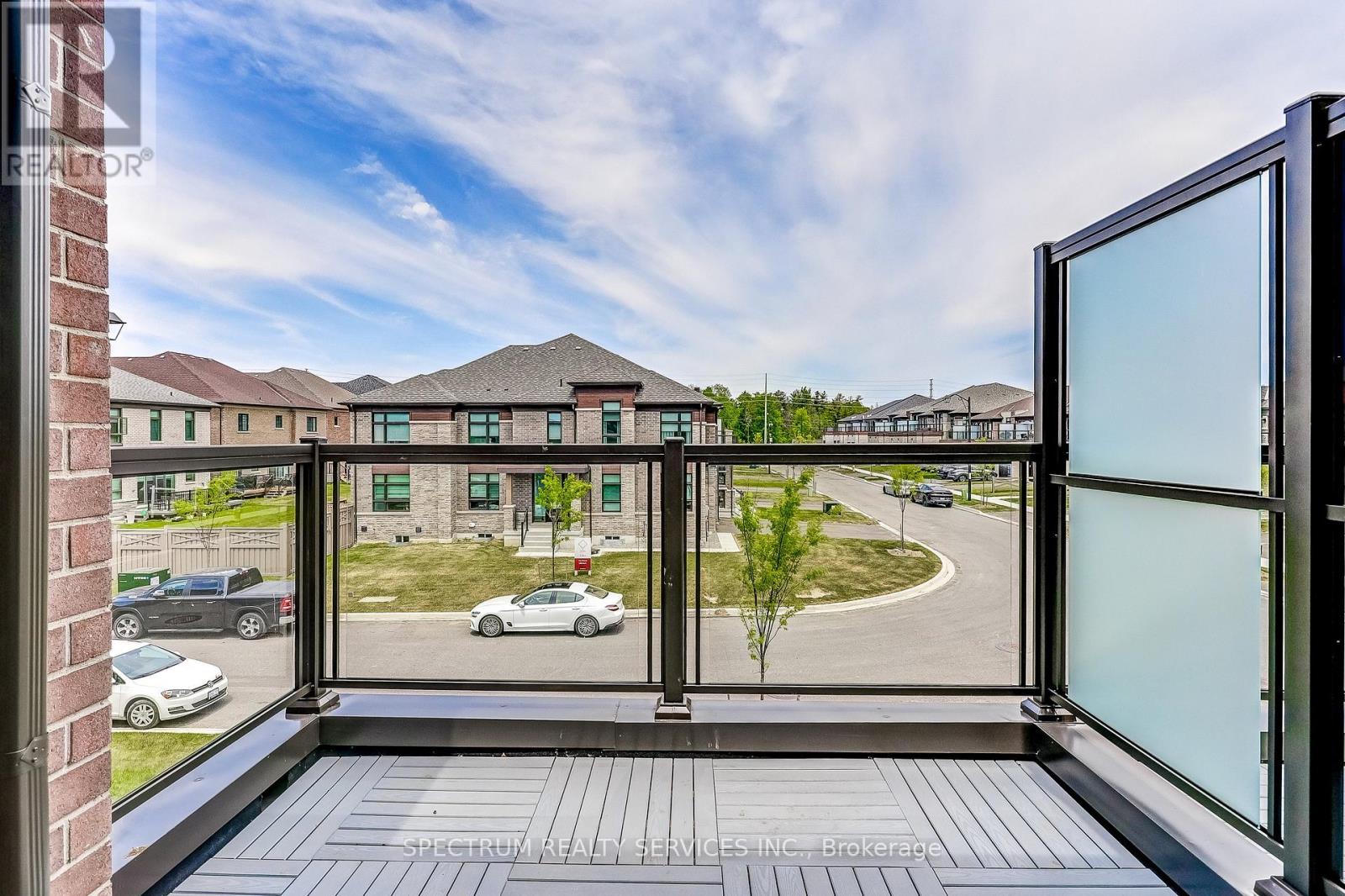 172 ADARIO CRESCENT - 29