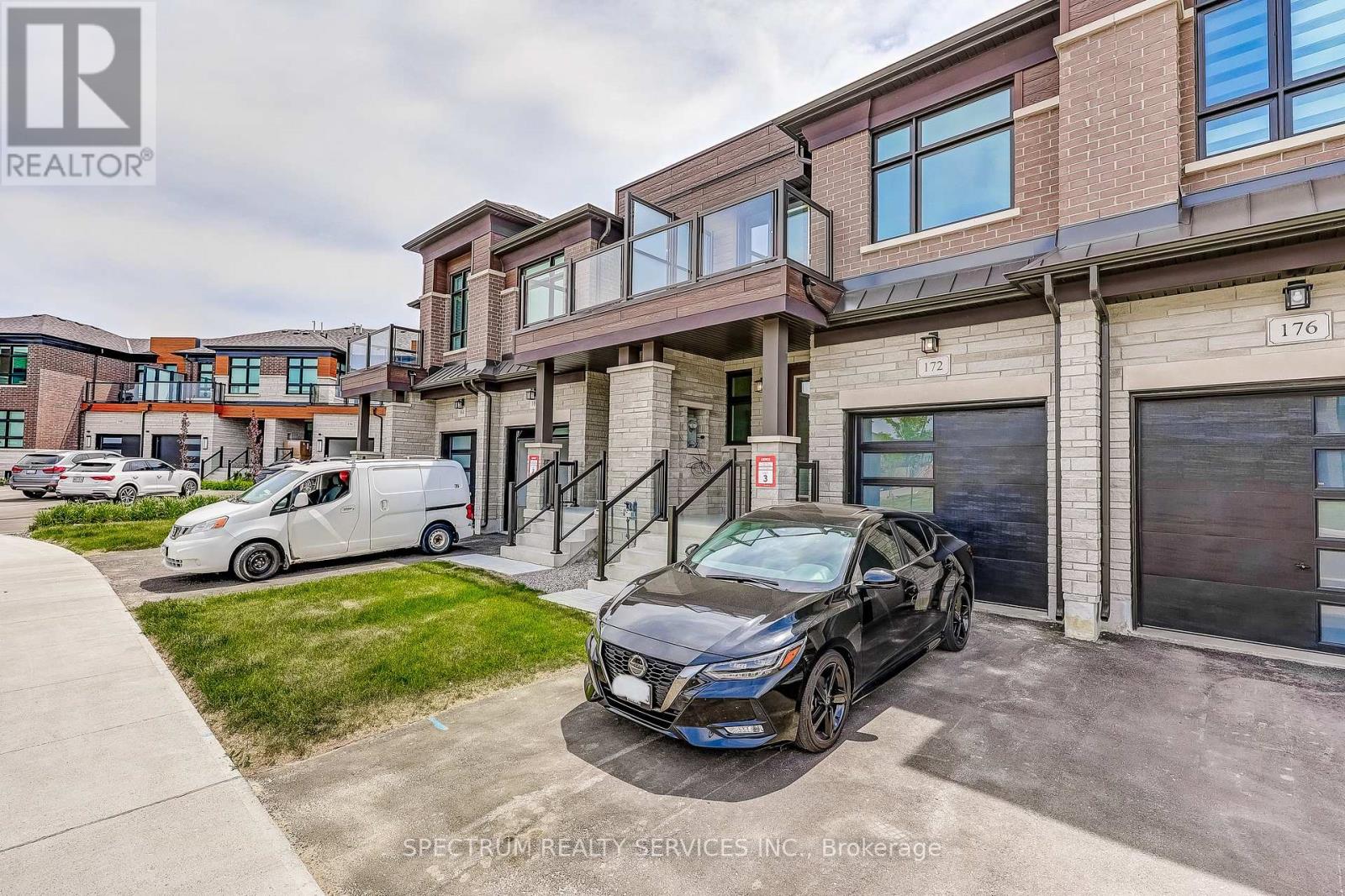 172 ADARIO CRESCENT - 3
