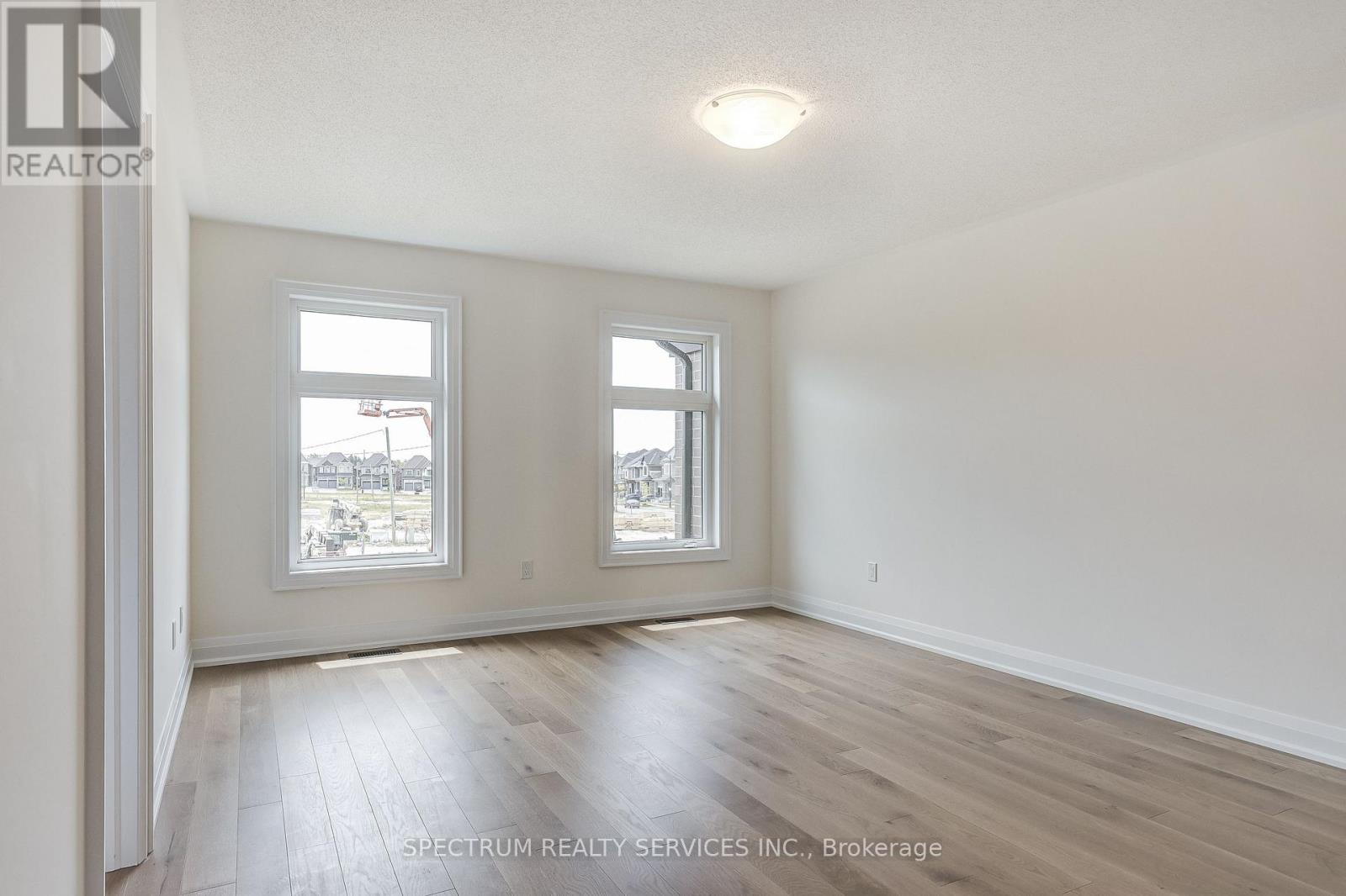 172 ADARIO CRESCENT - 33