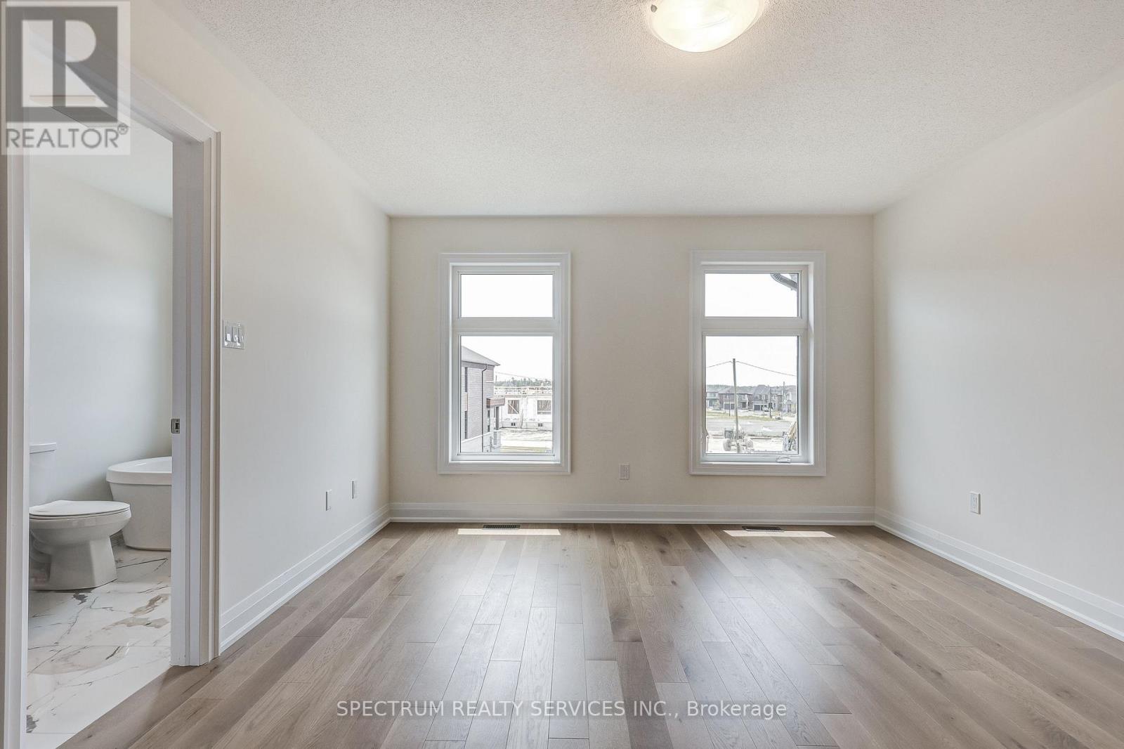 172 ADARIO CRESCENT - 34