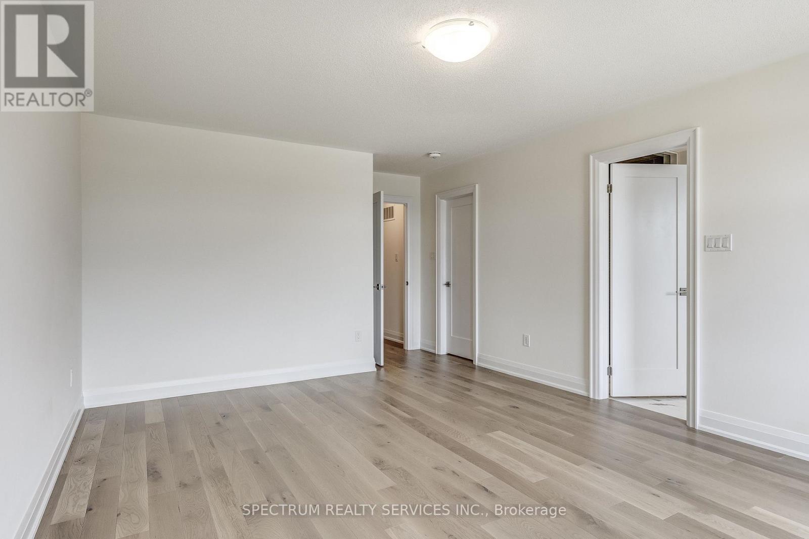 172 ADARIO CRESCENT - 35