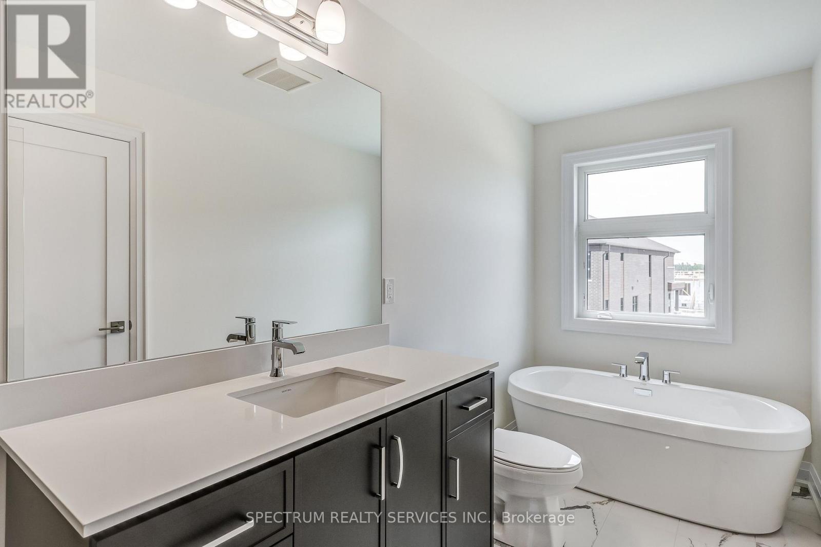 172 ADARIO CRESCENT - 37