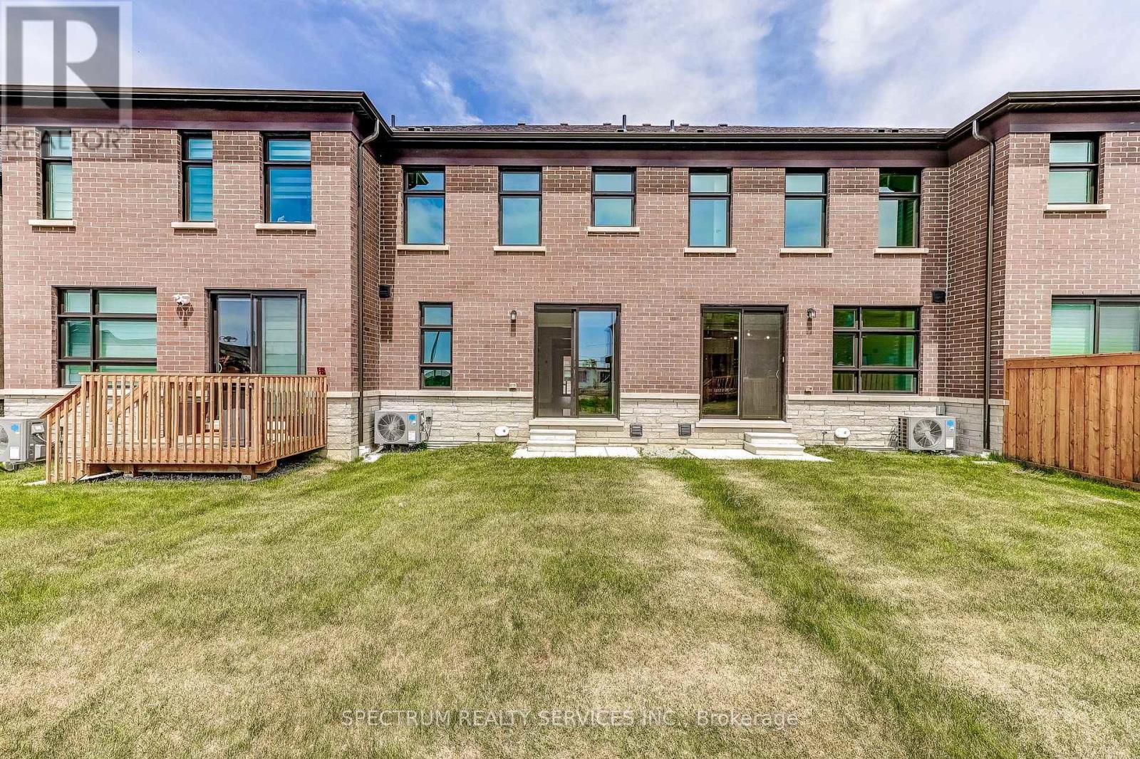 172 ADARIO CRESCENT - 42