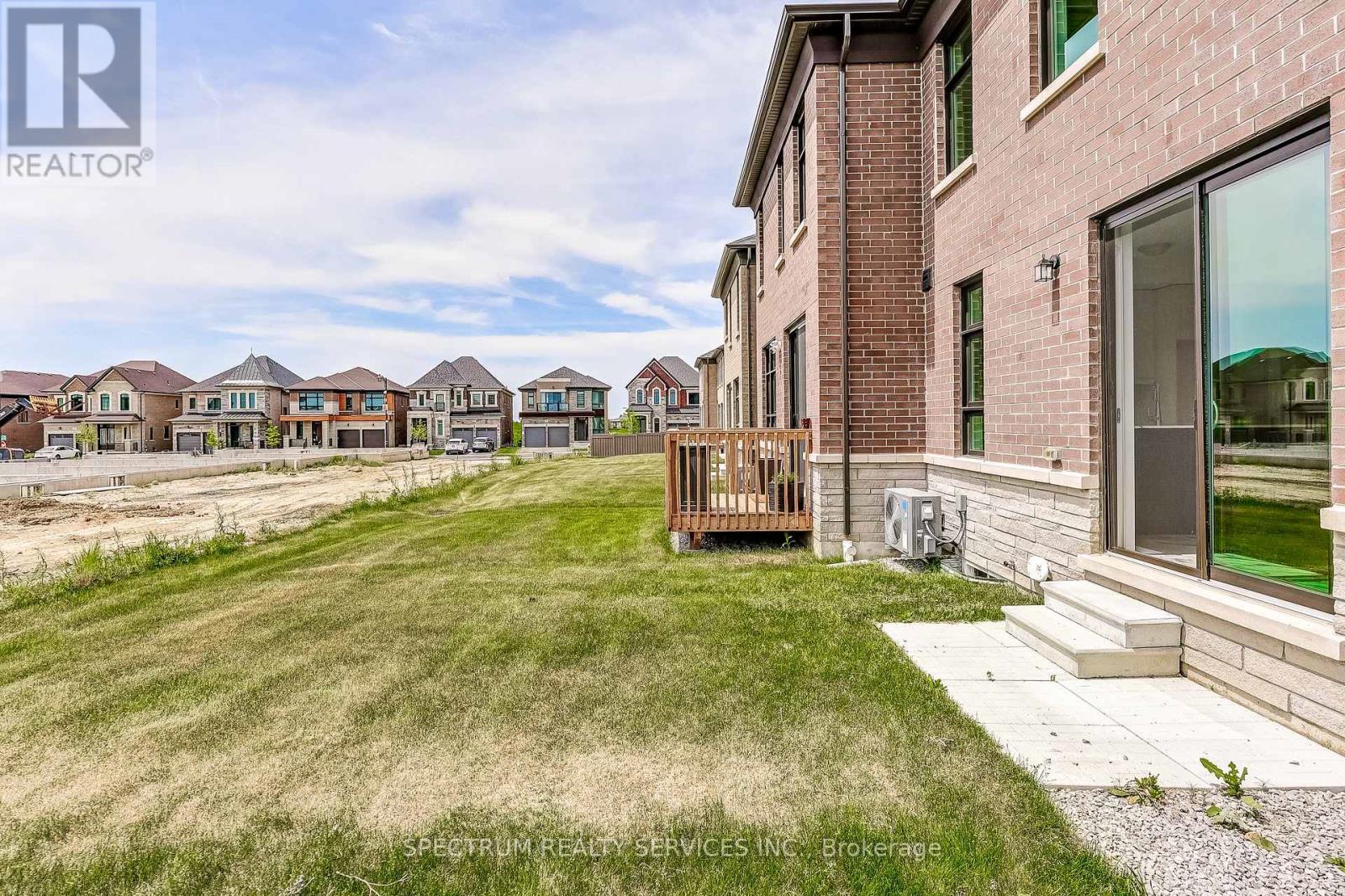 172 ADARIO CRESCENT - 43