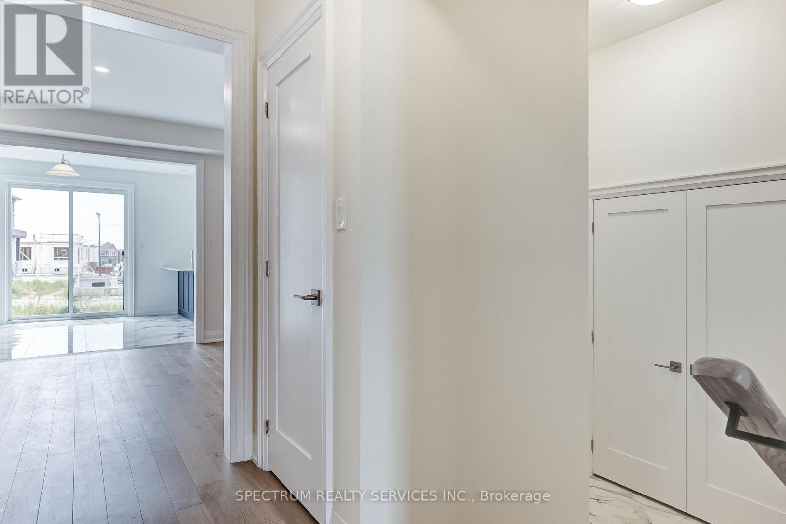 172 ADARIO CRESCENT - 8