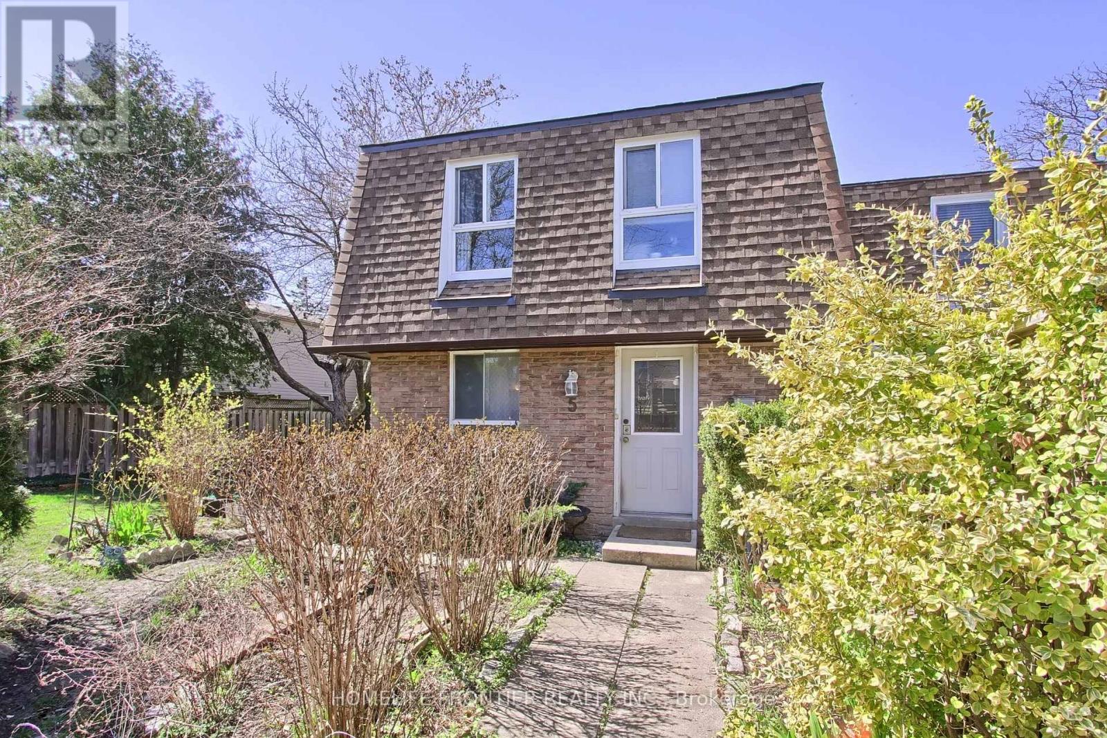 5 PENWICK CRESCENT - 2