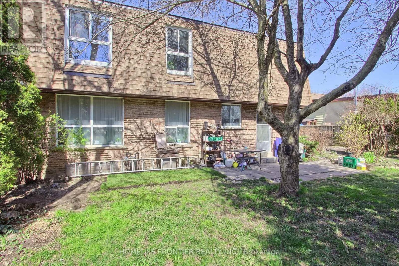 5 PENWICK CRESCENT - 24
