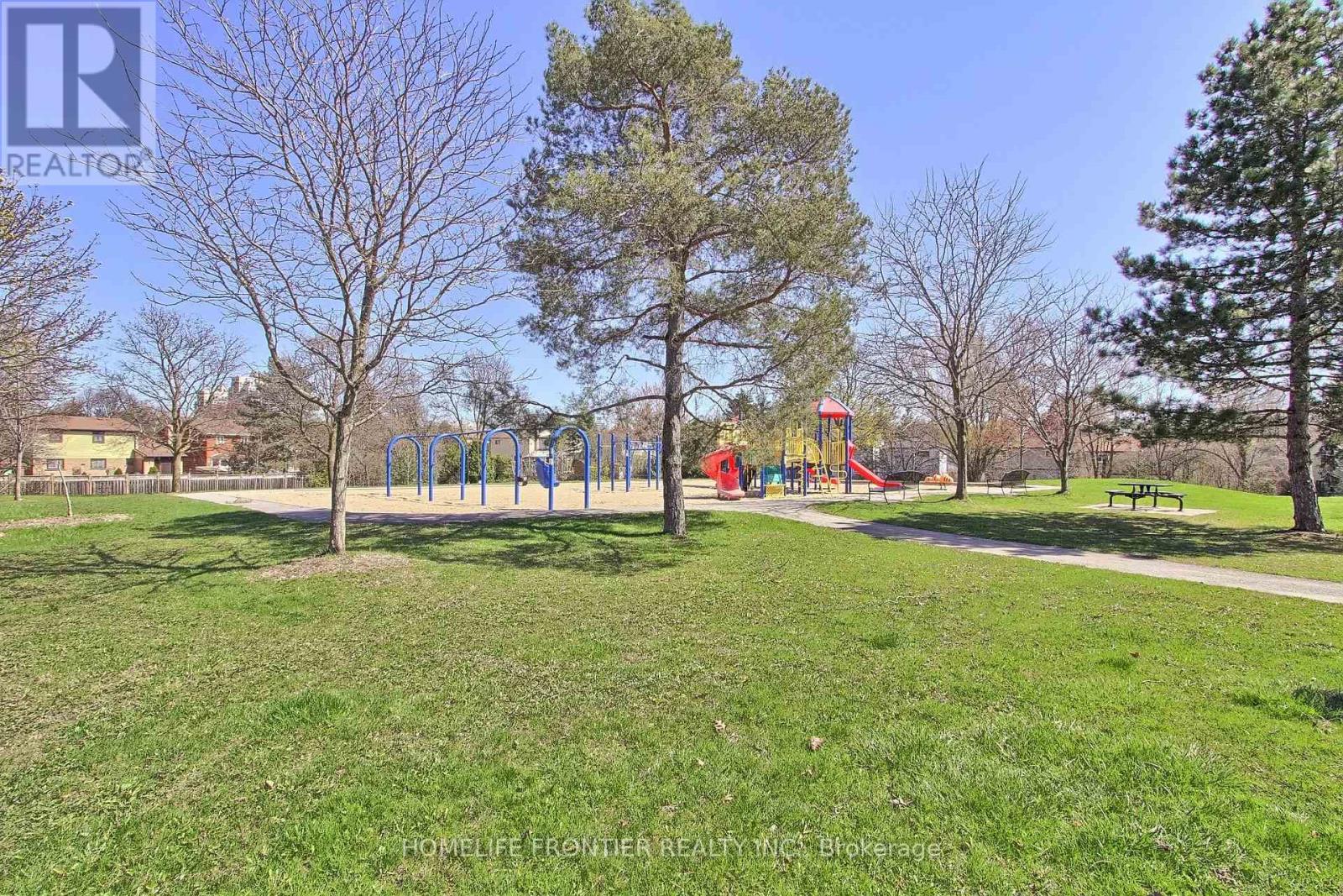 5 PENWICK CRESCENT - 27
