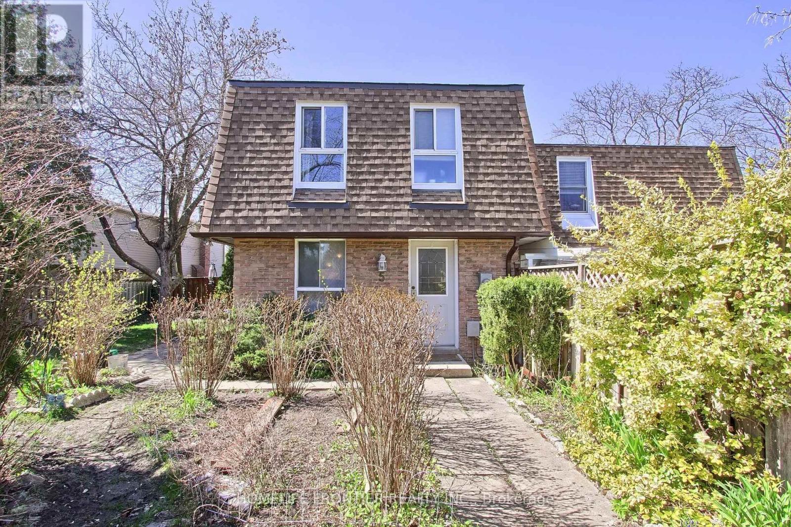 5 PENWICK CRESCENT - 3