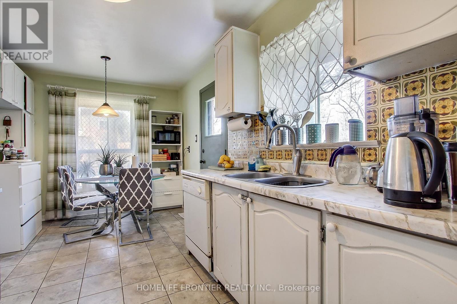 5 PENWICK CRESCENT - 6