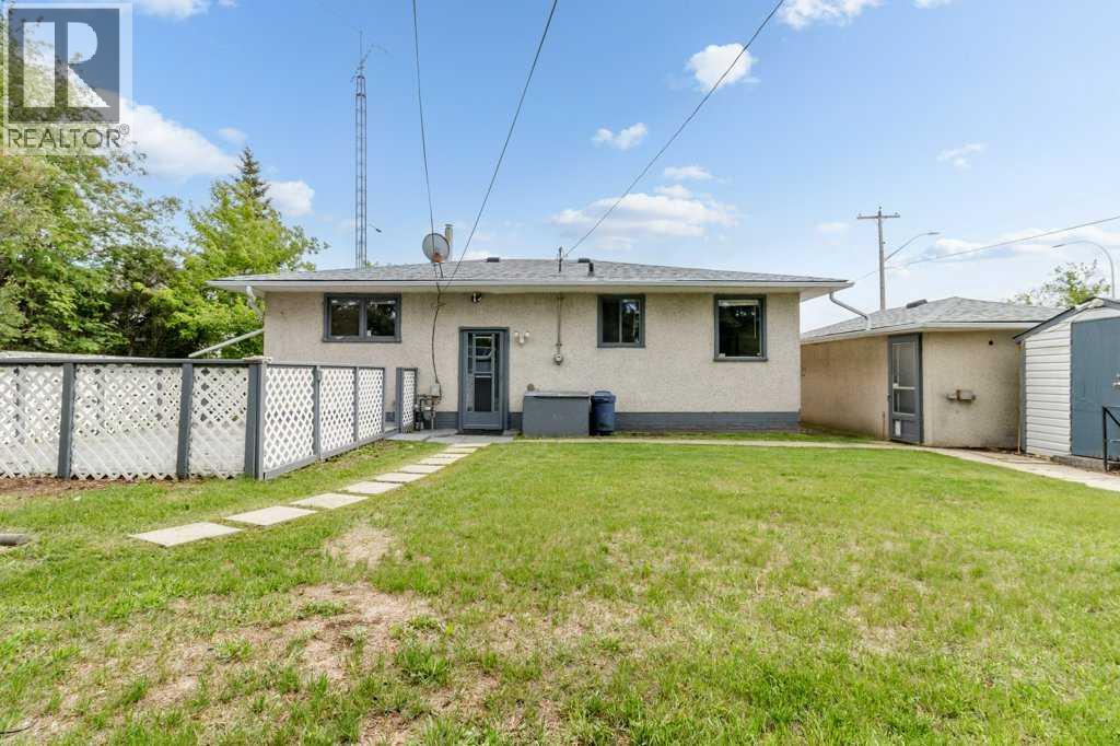 4638 50 Avenue - photo 3
