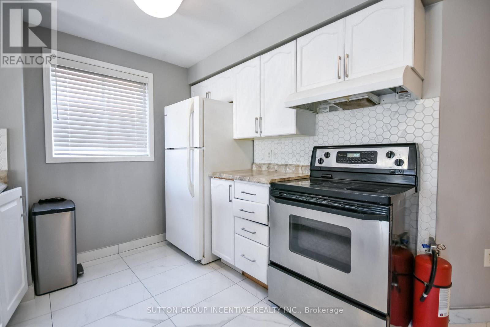 256 DUNSMORE LANE - 10