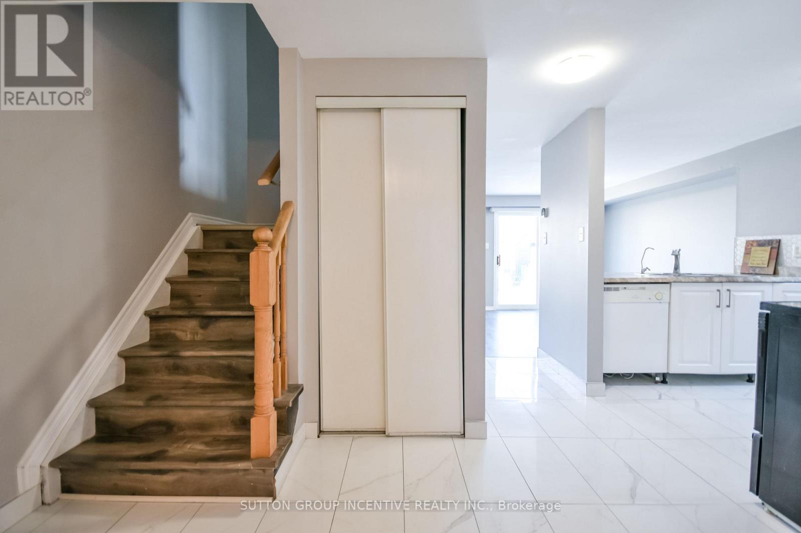 256 DUNSMORE LANE - 5