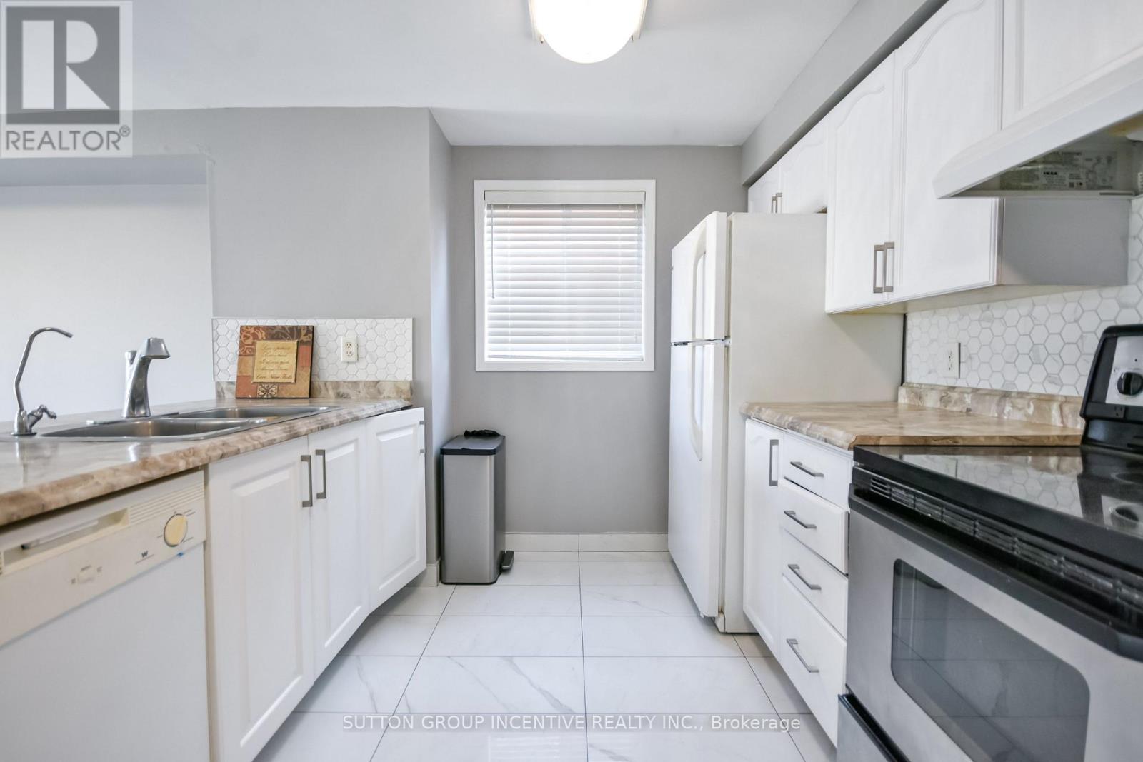256 DUNSMORE LANE - 7