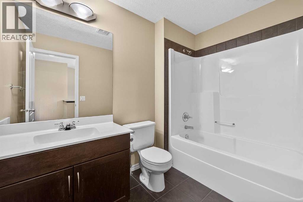 162 Cranwell Square SE — photo 37