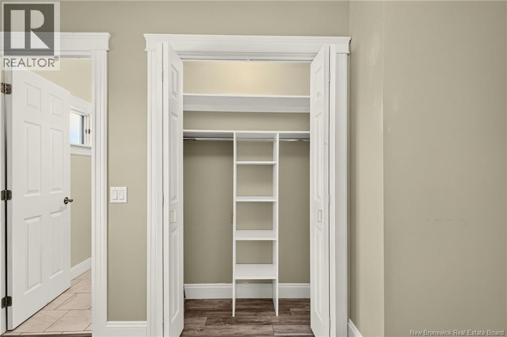 6 Crow Island Road - Image 25