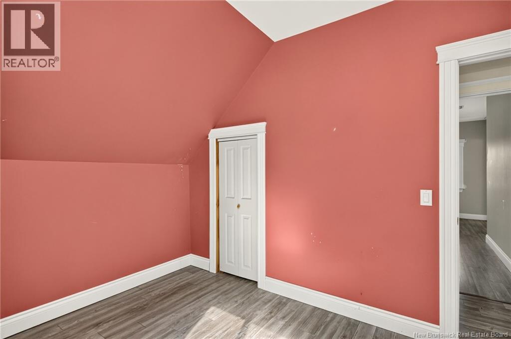 6 Crow Island Road - 32