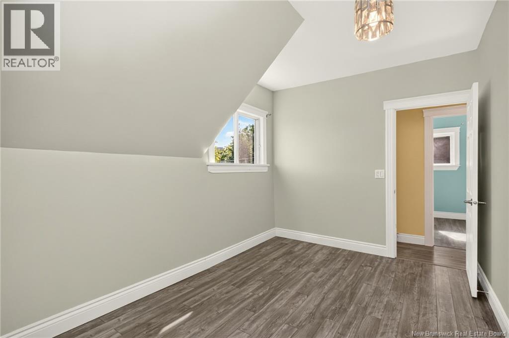 6 Crow Island Road - Image 30
