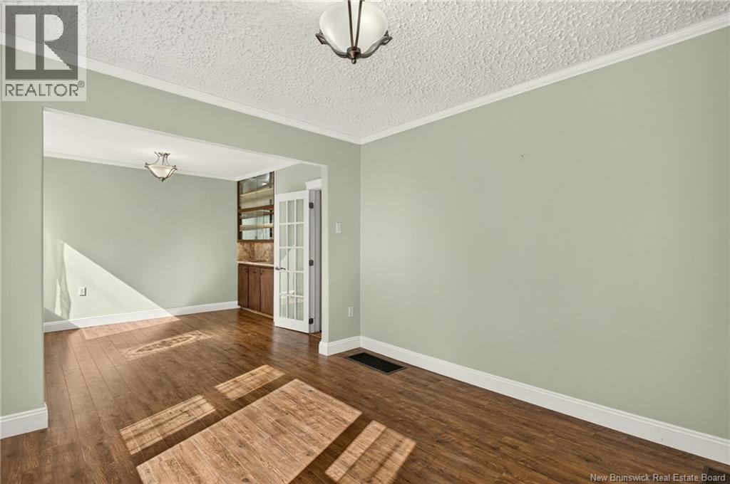 6 Crow Island Road - 16