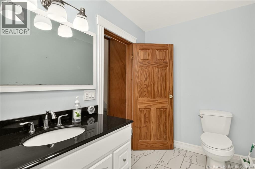 6 Crow Island Road - 20