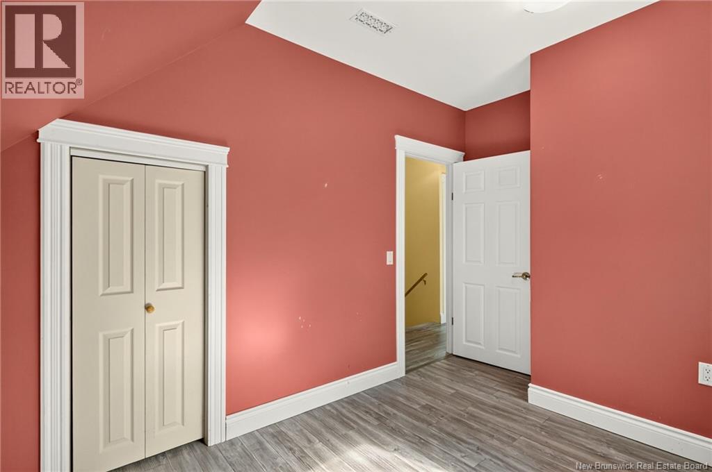 6 Crow Island Road - Image 33