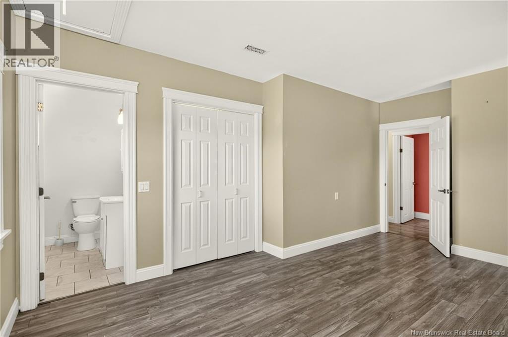 6 Crow Island Road - 23