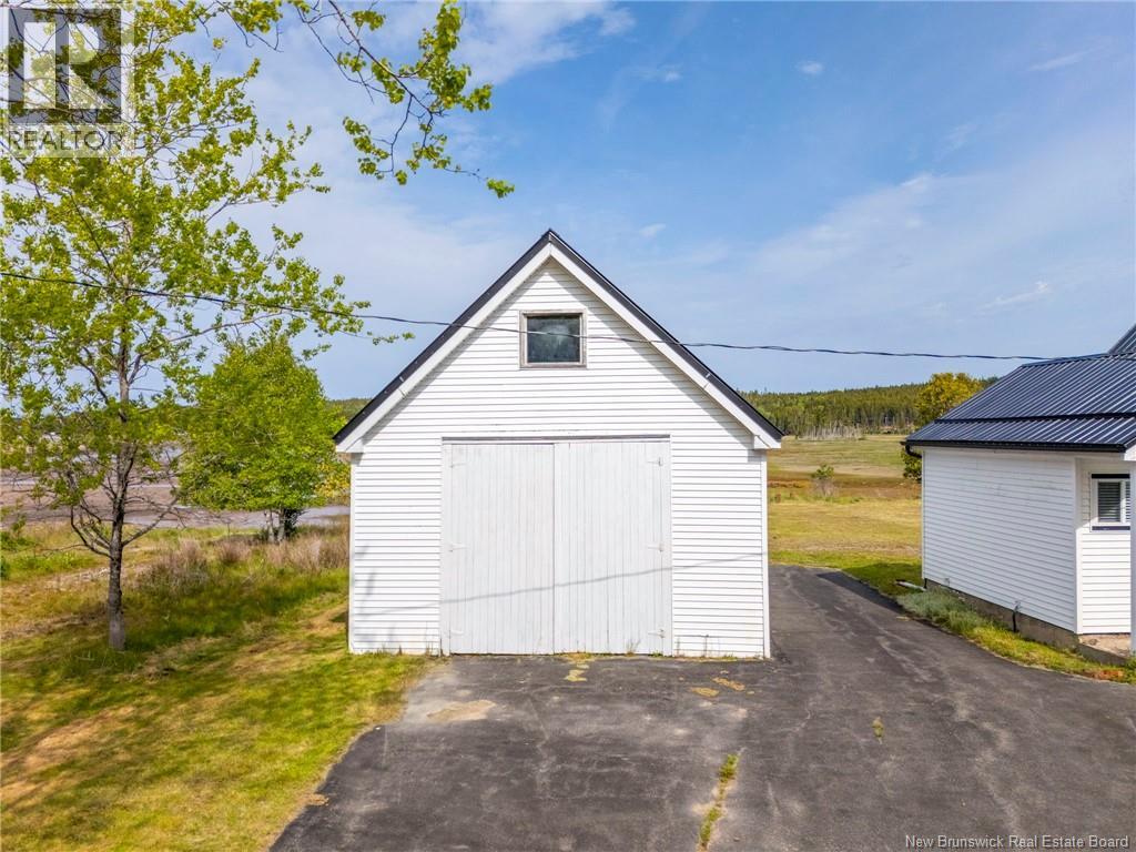 6 Crow Island Road - 48