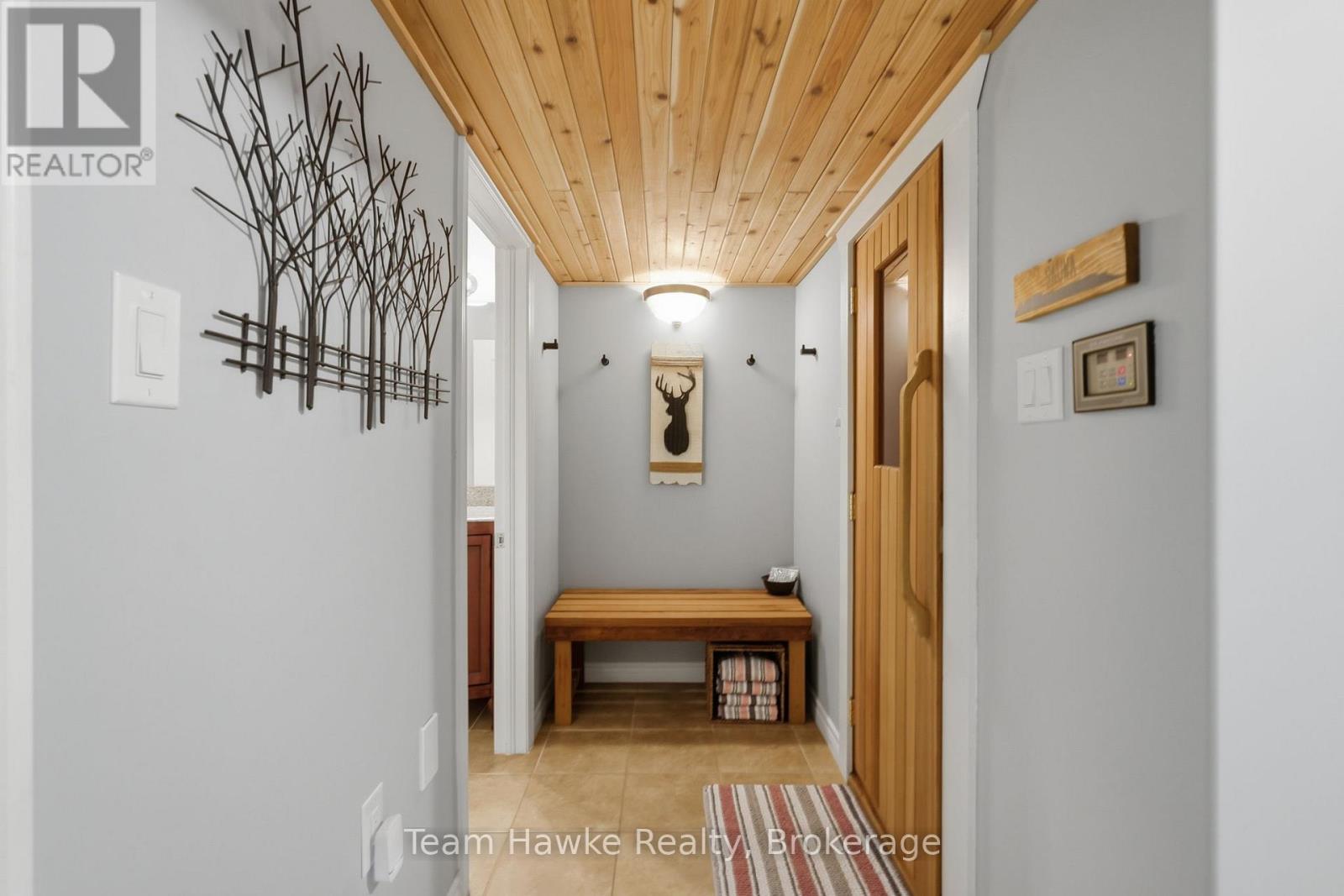 3 SHEPPARD DRIVE - 34