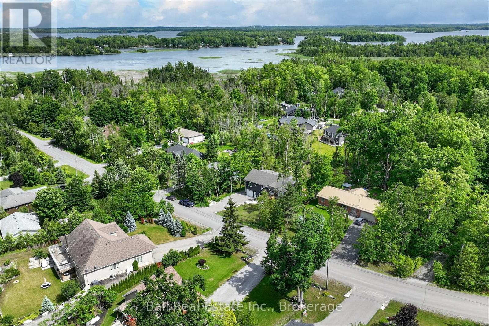 53 SUMCOT DRIVE - 45