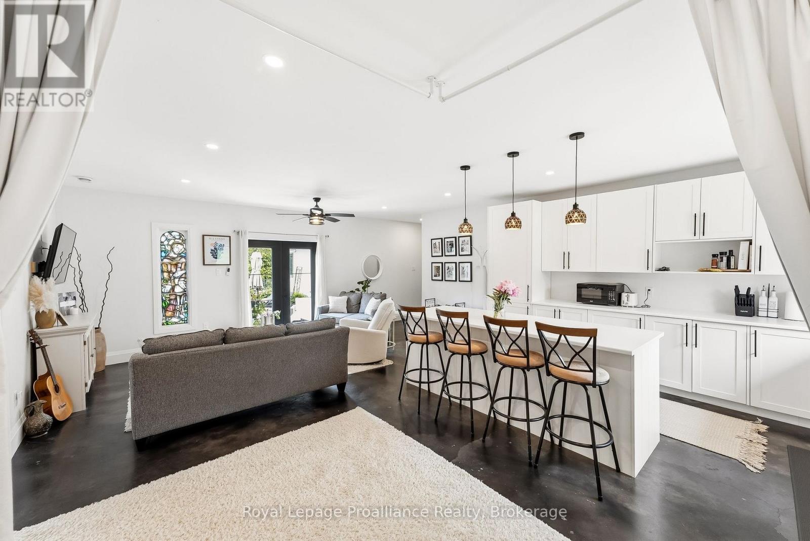 1646 HARRIET LANE - Image 33