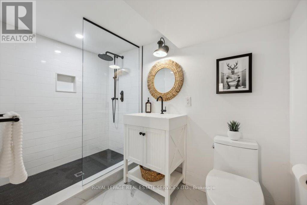 169 OAKES DRIVE - 33