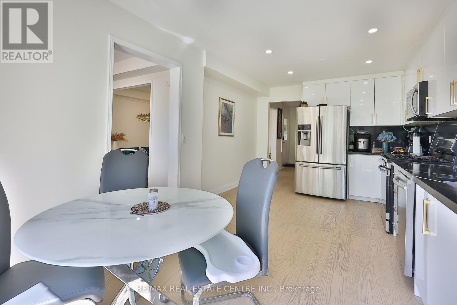 3826 FOREST BLUFF CRESCENT - 20