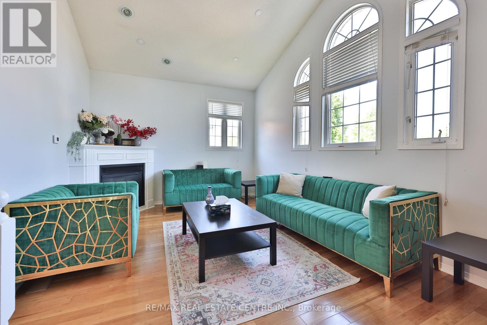 3826 FOREST BLUFF CRESCENT - 23