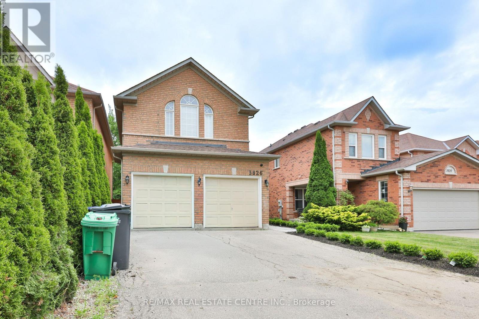 3826 FOREST BLUFF CRESCENT - 3