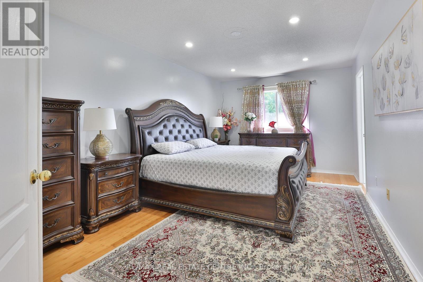 3826 FOREST BLUFF CRESCENT - 32