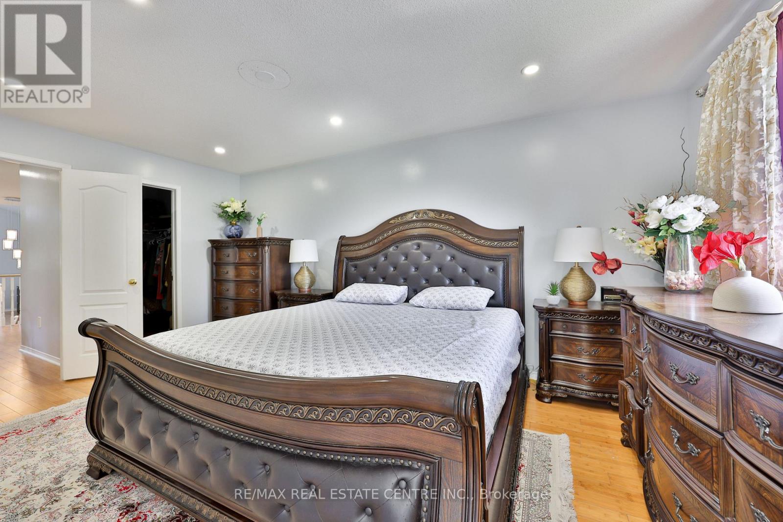 3826 FOREST BLUFF CRESCENT - 33
